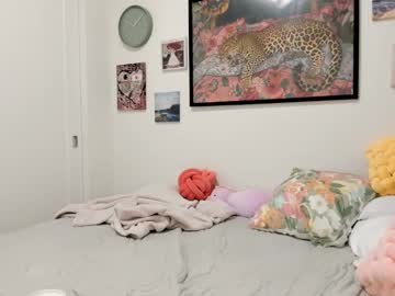 ariah_is_blonde's chat room