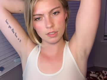 elliee81's chat room