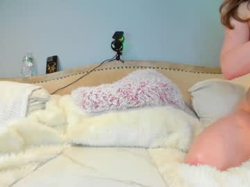 eatmygingersnapps's chat room