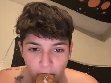 skinnyangel21's chat room