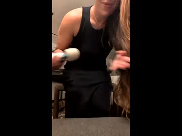 laineylifts's chat room