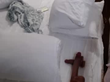 ellalowe's chat room