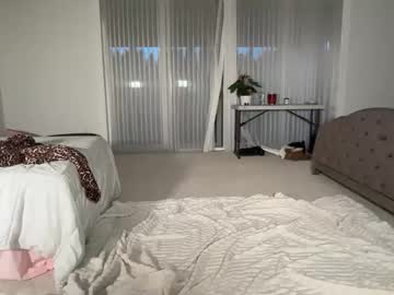 kendallmonroee's chat room