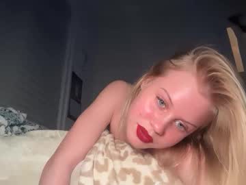 lunarose17's chat room