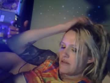 liveblu33's chat room