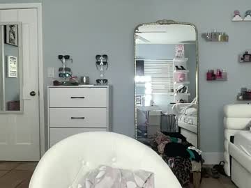 perfecttalldoll's chat room