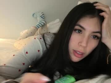lilylustxoxo's chat room