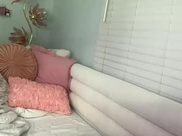 perfecttalldoll's chat room