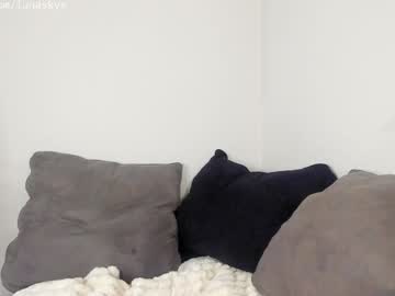 xlunaskye's chat room