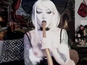 ivey_strigoi's chat room