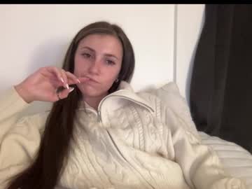 laylahlaylah1's chat room