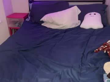 elliee81's chat room