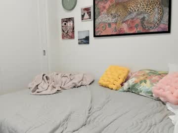 ariah_is_blonde's chat room