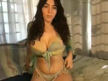 strawberripulp's chat room