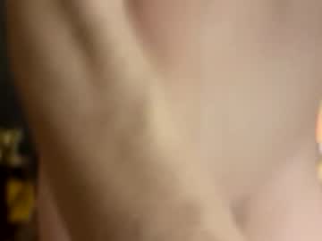 mommamia12's chat room