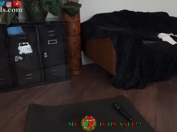 serareads's chat room