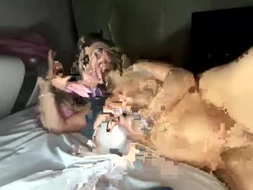 myspecsquirt4u1on1's chat room