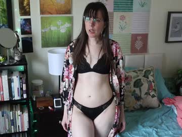 ellynaomi's chat room