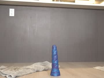 petite_fuck's chat room