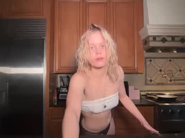 lunarose17's chat room