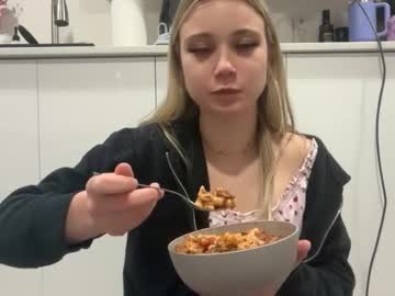 lanademira's chat room