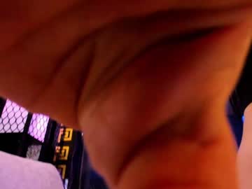 alma_pearl's chat room