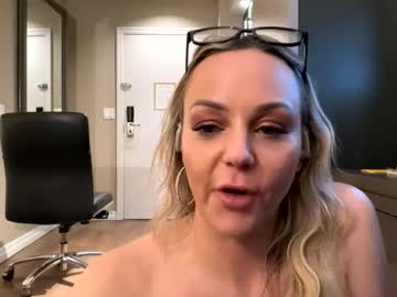 cumguzzlingskank's chat room