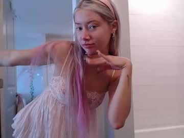 lilyyymonroee's chat room