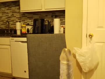 tinywithtiddies's chat room