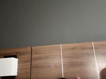 deepthroatqueen33's chat room