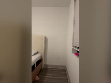 laurenivy's chat room