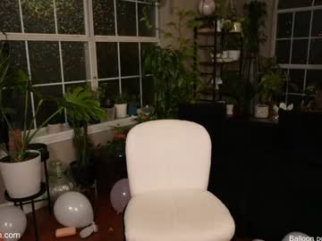 livanddrew's chat room