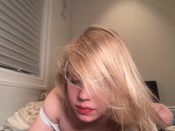 lunarose17's chat room