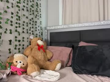 sophiasecretsx's chat room