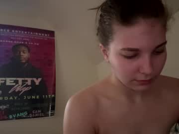 deepthroatqueen33's chat room