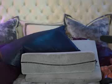 avalonnfoxx's chat room