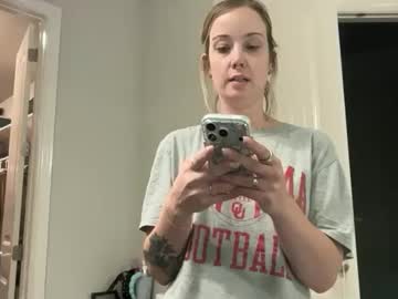 leanneluxecouple's chat room