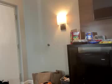 deepthroatqueen33's chat room