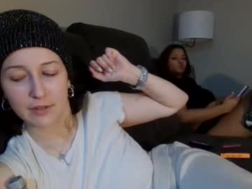 adriana318798's chat room