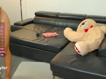 _taylormoon's chat room