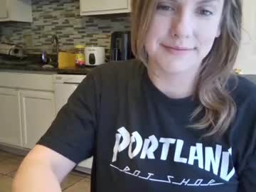 tinywithtiddies's chat room