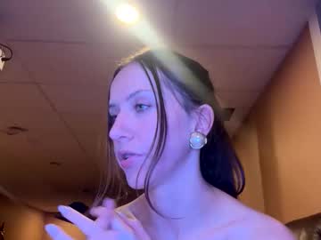 luvisabellaxox's chat room