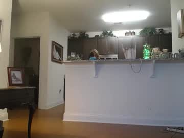 hotblondemilf1962's chat room