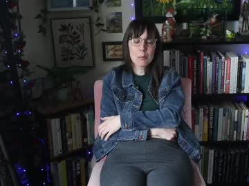 ellynaomi's chat room