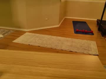 summerishotter's chat room