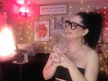 milf_lacey's chat room