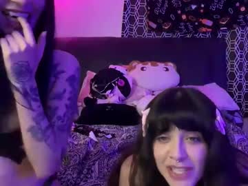 moon_kitt3n's chat room