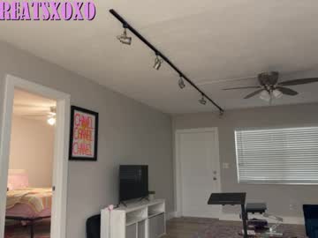 tiffstreatsxoxo's chat room