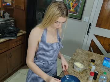 ellalowe's chat room