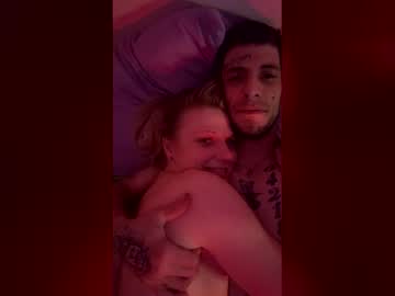 whiteboiiandhisbitch's chat room